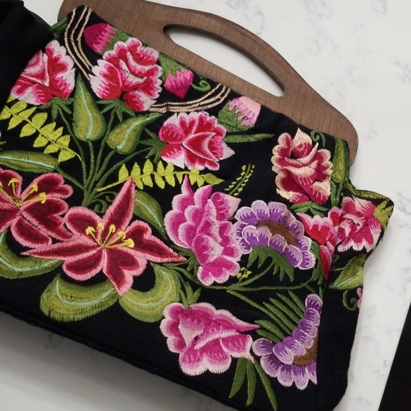 Mexican Textile Embroidered Bag - Picture 4 of 8